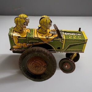 Vintage1940’s Marx Tin Lithographed Windup “Jumpin Jeep” 22C W xtra parts